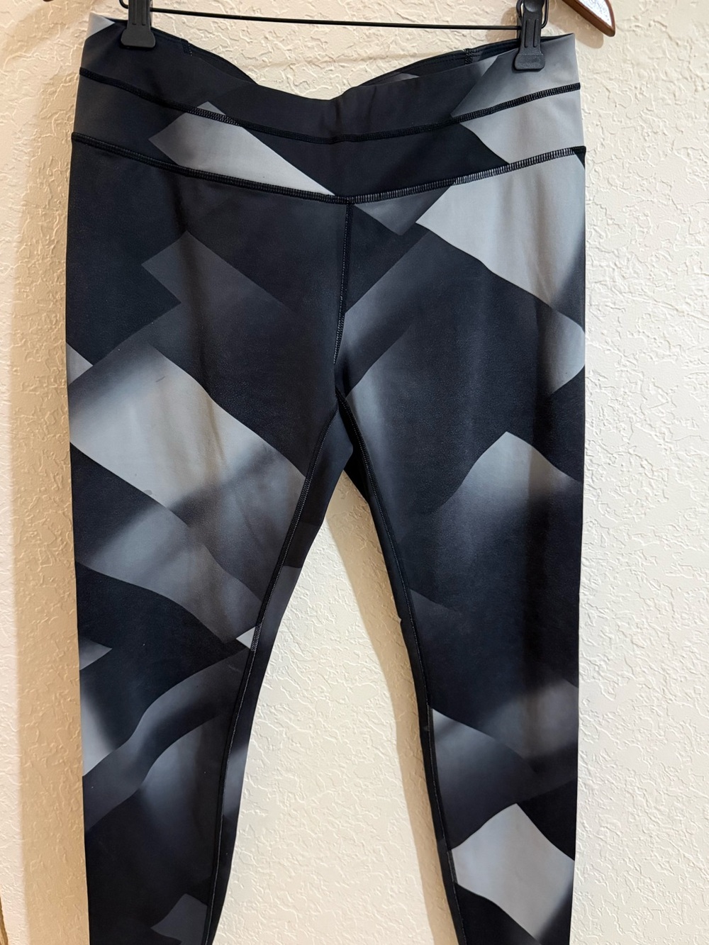 Athleta Leggings W/ Pocket Women’s Large
